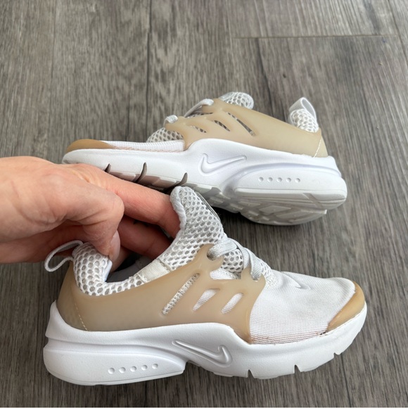 Nike Other - Toddler Nike Sneaker with Elastic Laces 10